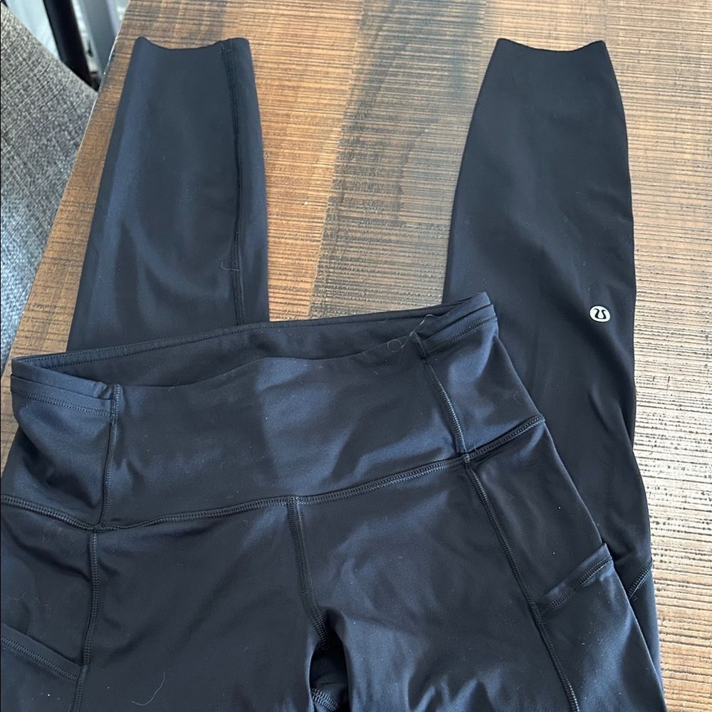 Black Leggings with Logo- lulu lemon